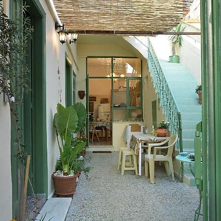 Pireas Port Next To Metro Artistic House Apartment Exterior foto